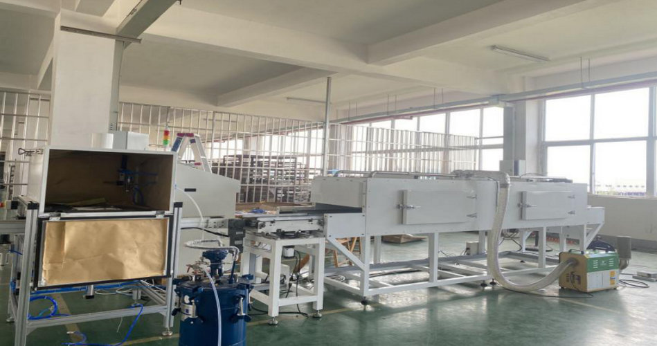 mg不朽情缘特瓷陶瓷橡胶复合衬板硫化喷胶线